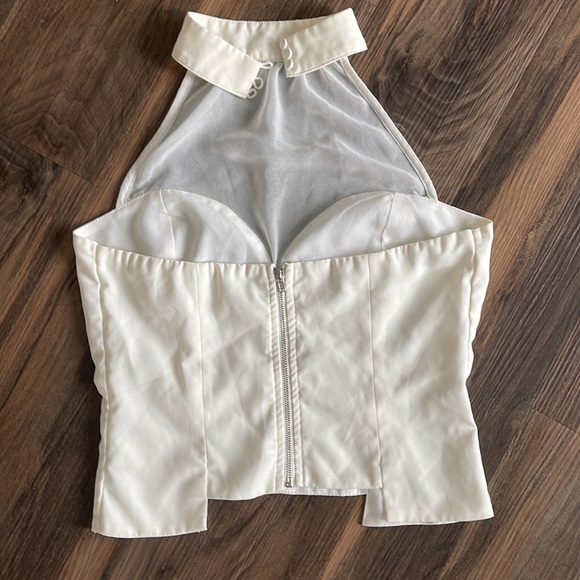 🤍 Halter Top - Picture 3 of 4